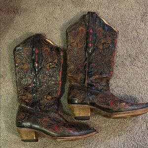 Elegant Black and Red Embroidered Heeled Boots